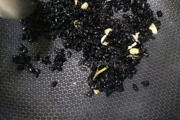 蚂蚁成群的做法图解2