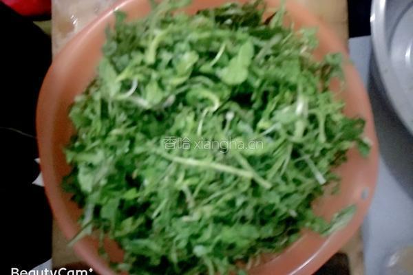 地菜（荠菜）新吃法的做法图解1
