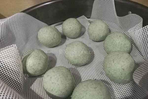 蛋黄肉松艾草青团的做法图解8