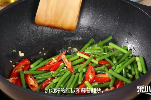 响螺片炒蒜薹的做法图解5