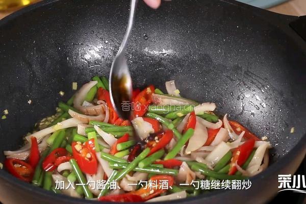 响螺片炒蒜薹的做法图解7