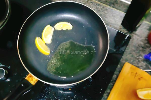 柠檬煎鱼配午方的做法图解4