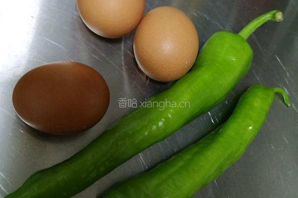 青椒鸡蛋烙的做法图解1