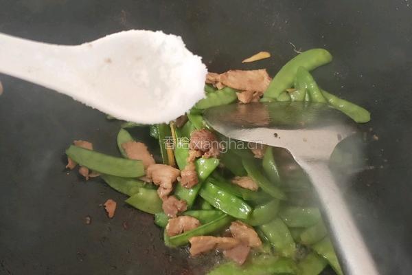 荷兰豆炒瘦肉的做法图解6
