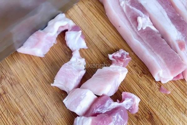 家常红烧肉的做法图解1