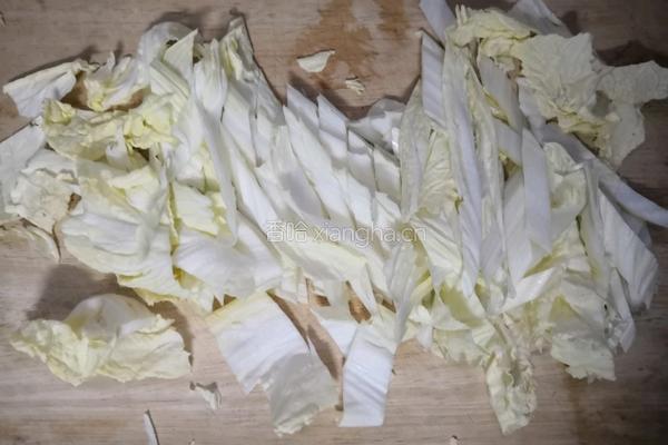醋溜白菜的做法图解1