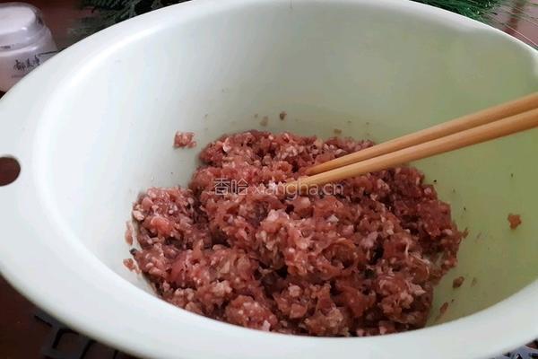 芹菜猪肉饺的做法图解3