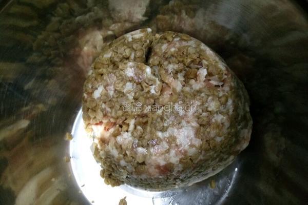 萝卜干蒸肉末的做法图解1