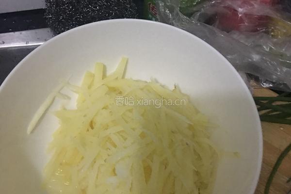 凉拌土豆丝的做法图解1