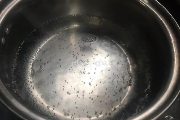 双椒炒野芹菜梗的做法图解3