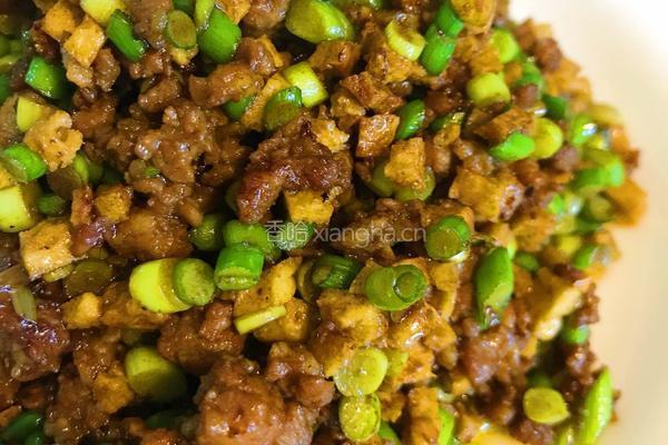 饭扫光| 蒜苔炒肉末| 超级下饭菜的做法图解7