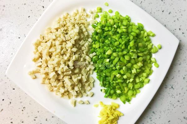 饭扫光| 蒜苔炒肉末| 超级下饭菜的做法图解2