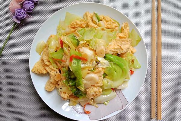 猪油炒长油方包菜