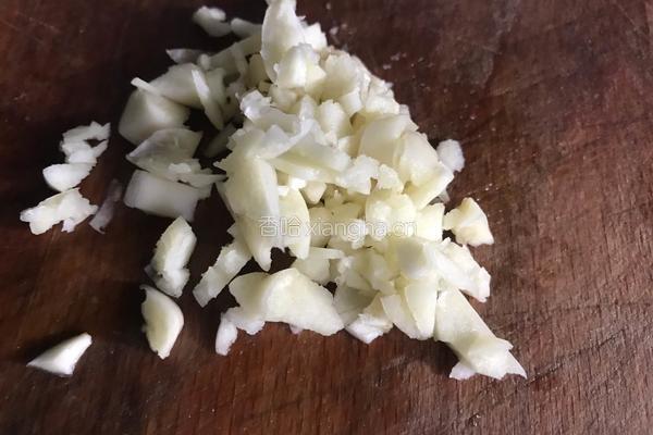 双椒炒野芹菜梗的做法图解8