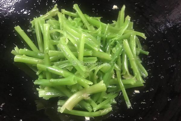 花生拌菠菜梗的做法图解17