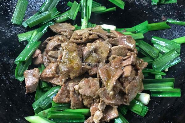 蒜苗炒猪肝的做法图解12