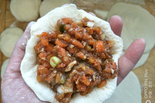 牛肉胡萝卜包子的做法图解4