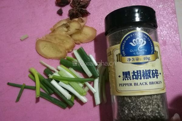 茶树菇烧羊排的做法图解2