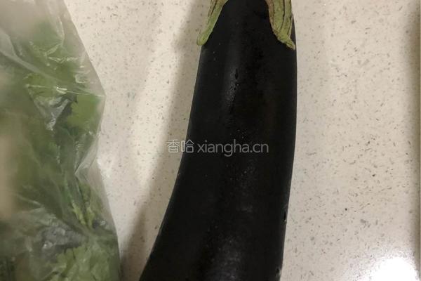 锅包茄丁的做法图解1