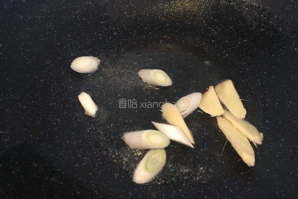 红烧鸡翅土豆的做法图解3