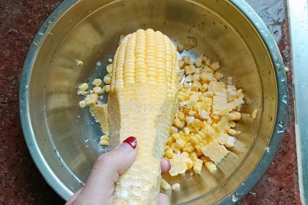 玉米瘦肉蛋花羹的做法图解1