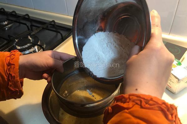 巧克力小蛋糕的做法图解2