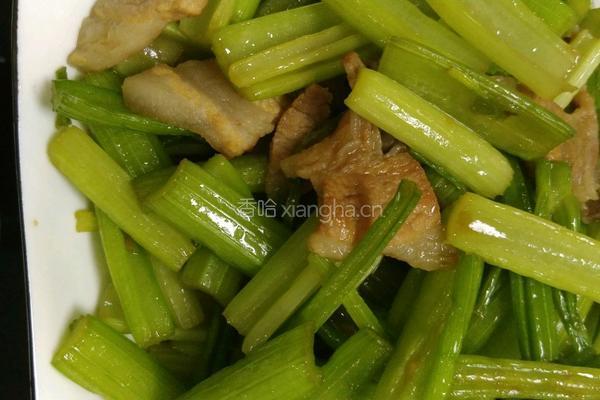 家常芹菜炒五花肉的做法图解4