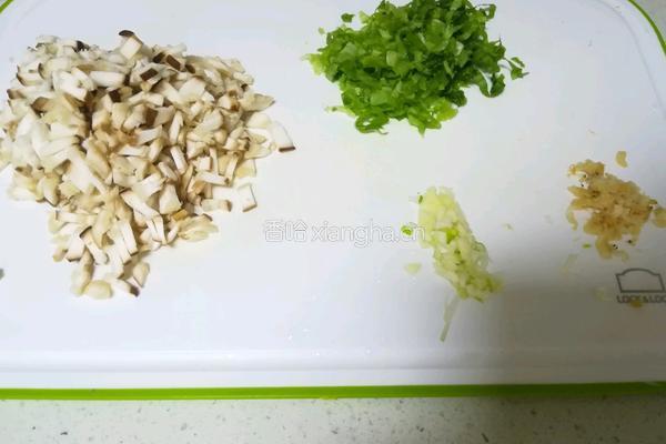 香菇牛肉疙瘩汤 宝宝辅食营养食谱菜谱的做法图解3