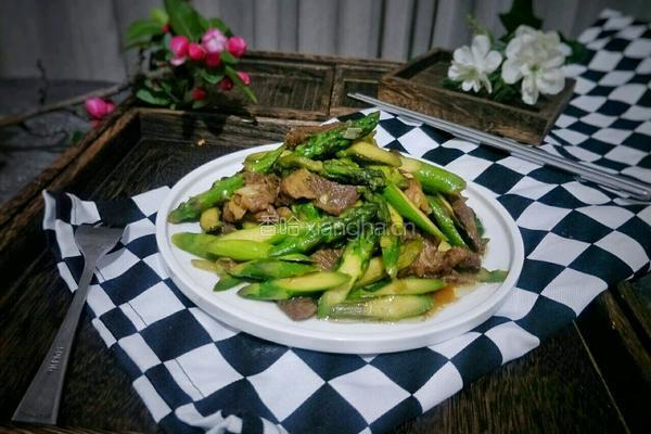 猪肉炒芦笋的做法图解8
