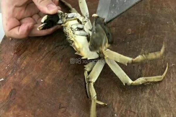 河蟹炖南瓜的做法图解2