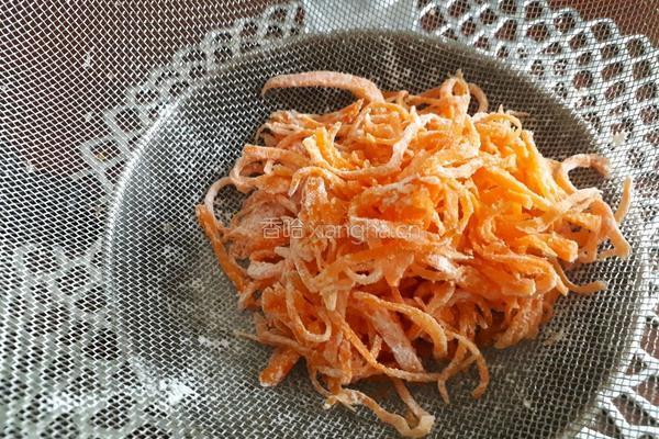 粉蒸胡萝卜的做法图解3