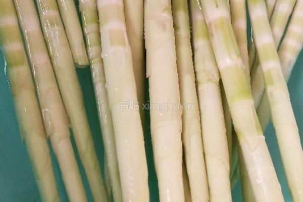 春笋炒牛肉的做法图解1