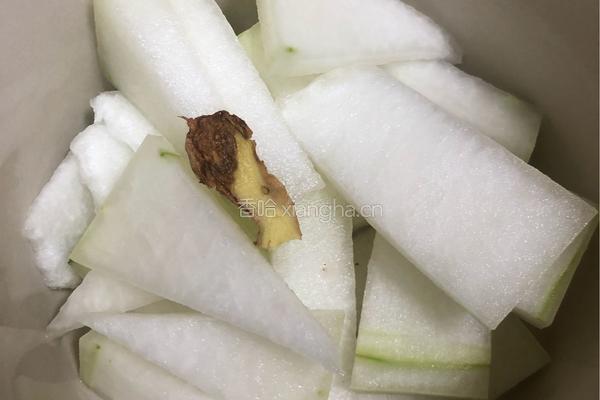 瑶柱冬瓜排骨汤的做法图解2