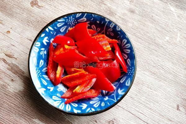 西葫芦炒腊肠的做法图解2