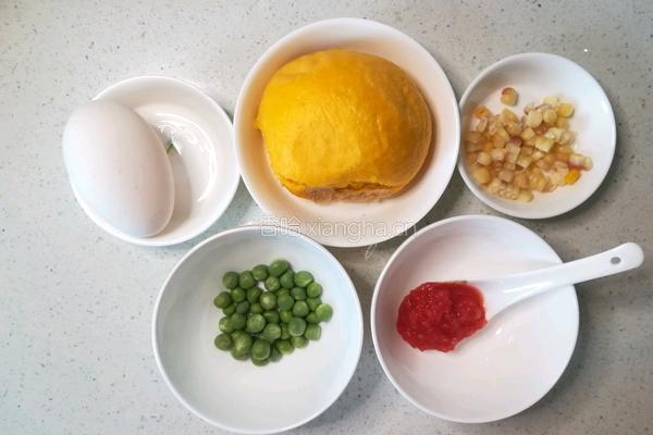 假装是块披萨的馒头蛋饼 宝宝辅食营养食谱菜谱 的做法图解1
