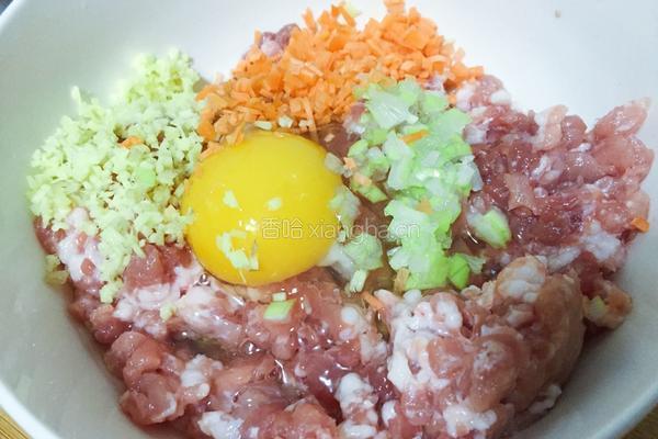 炸肉丸子的做法图解2