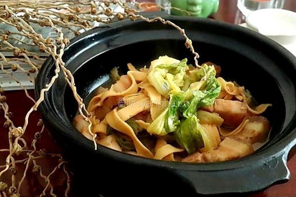 五花肉白菜干豆腐煲的做法图解7