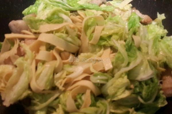 五花肉白菜干豆腐煲的做法图解4