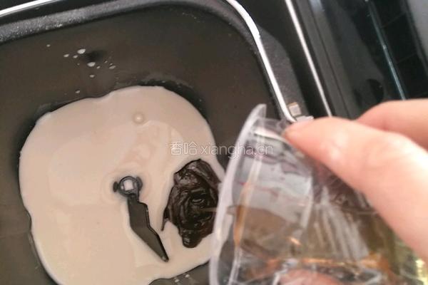 蜂蜜红枣吐司面包（面包机）的做法图解3