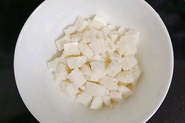 番茄虾仁馒头布丁 (宝宝辅食）的做法图解4