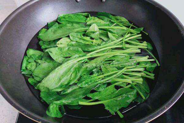 菠菜豆腐汤的做法图解2