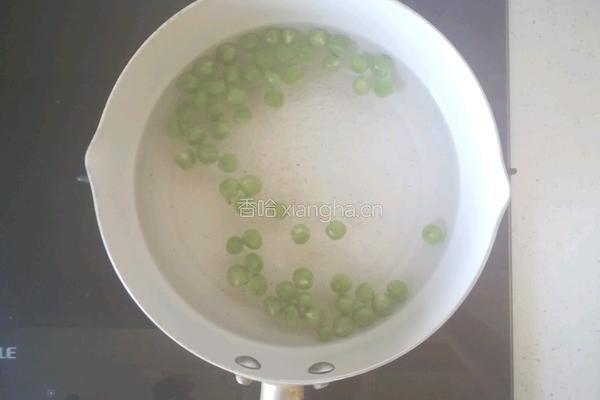 青豆羊肉蒸丸子 宝宝辅食营养食谱菜谱的做法图解2