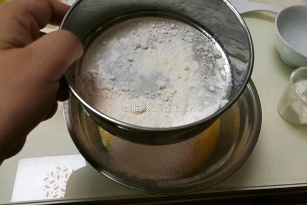 戚风蛋糕的做法图解3