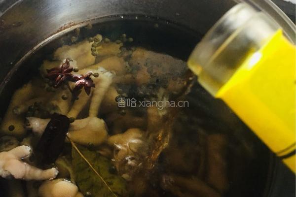 升级版网红藤椒鸡爪的做法图解7