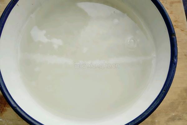 雪菜香菇团子的做法图解1