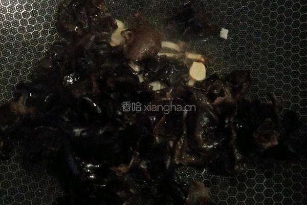 木耳豆腐包炒卷心菜的做法图解6