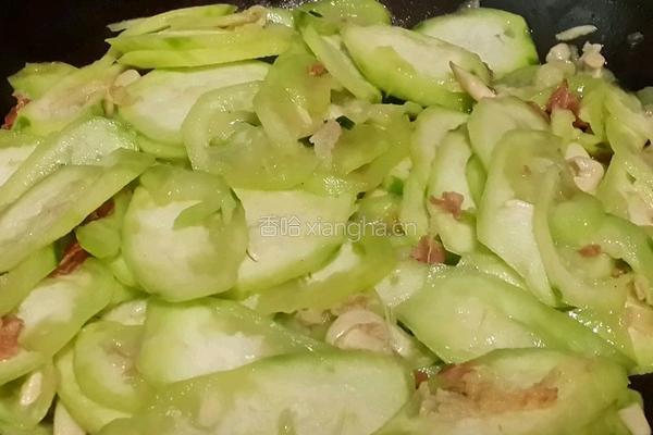 火腿菌菇丝瓜汤的做法图解5