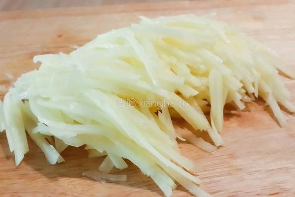 芹香椒油土豆丝的做法图解3