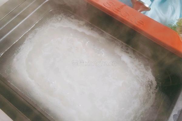 皮蛋瘦肉粥的做法图解7