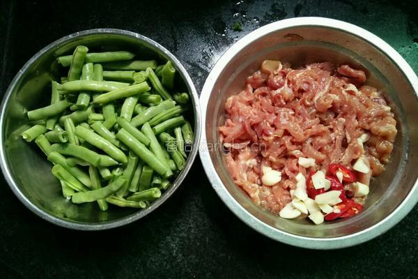 四季豆炒肉的做法图解2